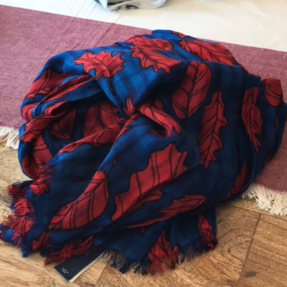 Gap scarf